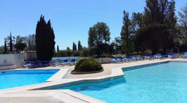Appartement Village 9 En Residence De Vacances En Camargue Arles Exterior photo