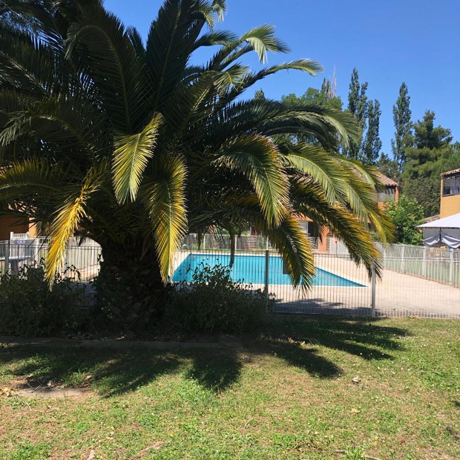 Appartement Village 9 En Residence De Vacances En Camargue Arles Exterior photo