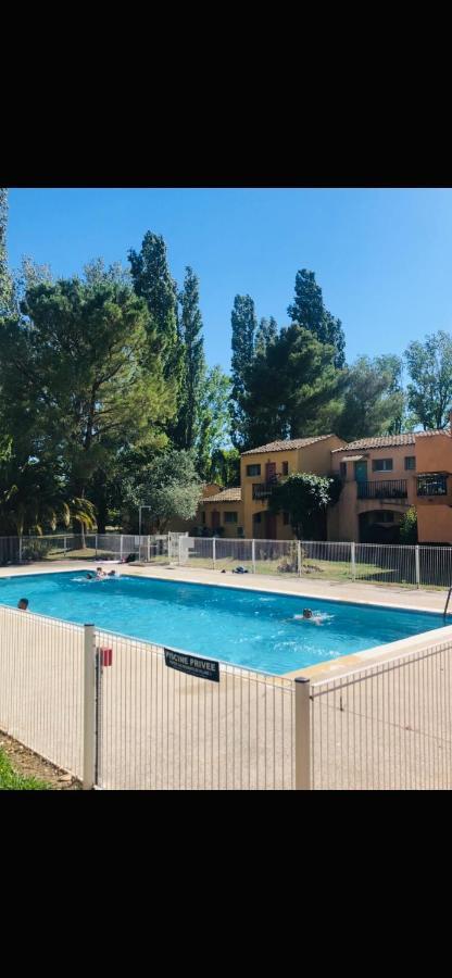 Appartement Village 9 En Residence De Vacances En Camargue Arles Exterior photo